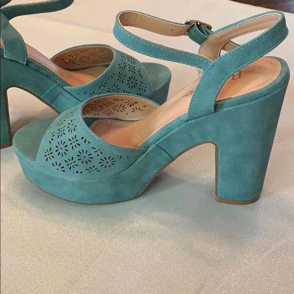 Block Heel Platform Vegan Suede Sandal - Picture 6 of 8